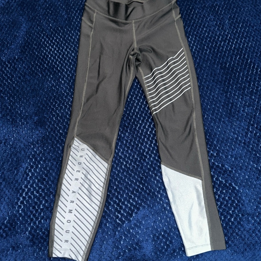 Under armor compression leggings gray and light blue size small!